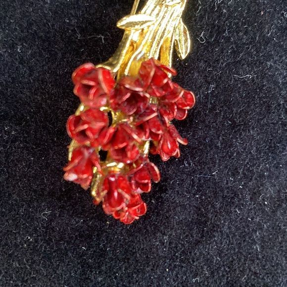 Vintage Bouquet of Red Roses Brooch - Picture 5 of 6